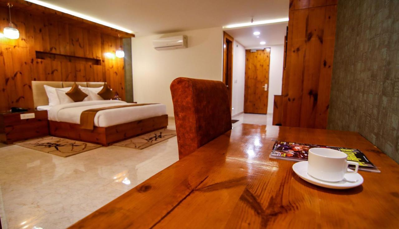 Golden Fern Resort Shimla Bagian luar foto
