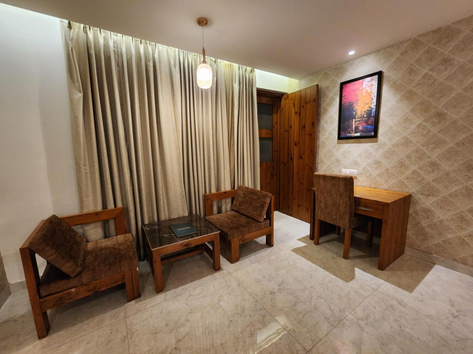 Golden Fern Resort Shimla Bagian luar foto