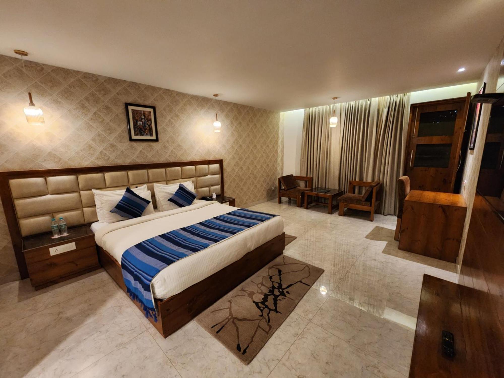 Golden Fern Resort Shimla Bagian luar foto