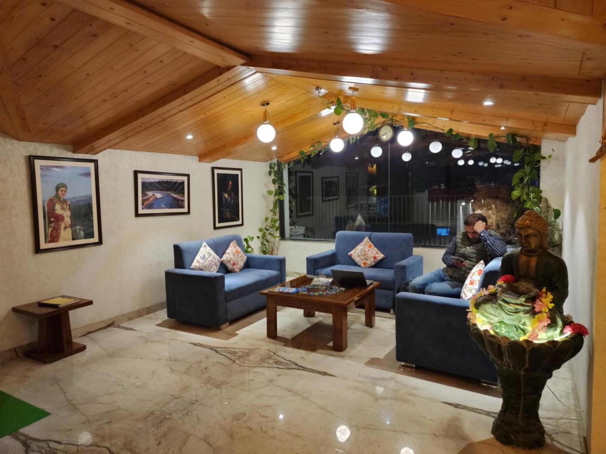 Golden Fern Resort Shimla Bagian luar foto